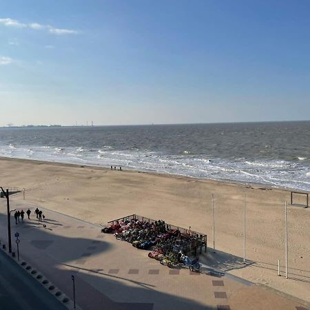 Huswell - Beautiful Spacious Studio With Frontal Sea View Knokke-Heist Exterior photo