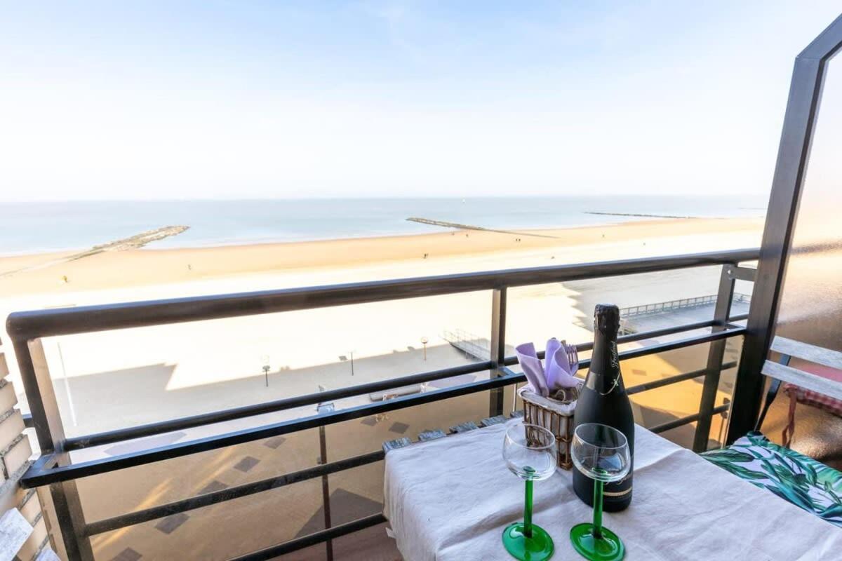 Huswell - Beautiful Spacious Studio With Frontal Sea View Knokke-Heist Exterior photo