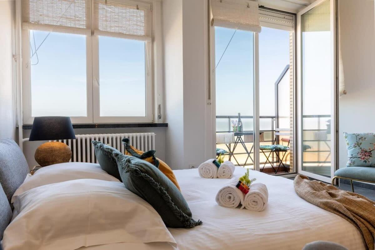 Huswell - Beautiful Spacious Studio With Frontal Sea View Knokke-Heist Exterior photo
