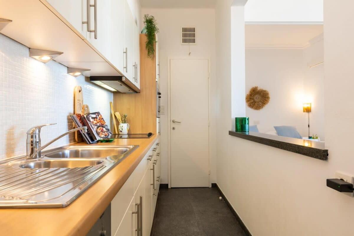 Huswell - Beautiful Spacious Studio With Frontal Sea View Knokke-Heist Exterior photo