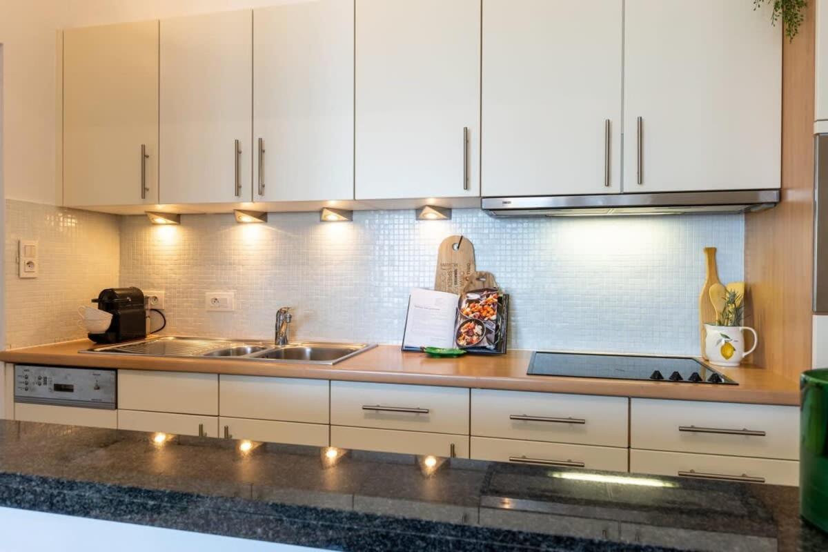 Huswell - Beautiful Spacious Studio With Frontal Sea View Knokke-Heist Exterior photo