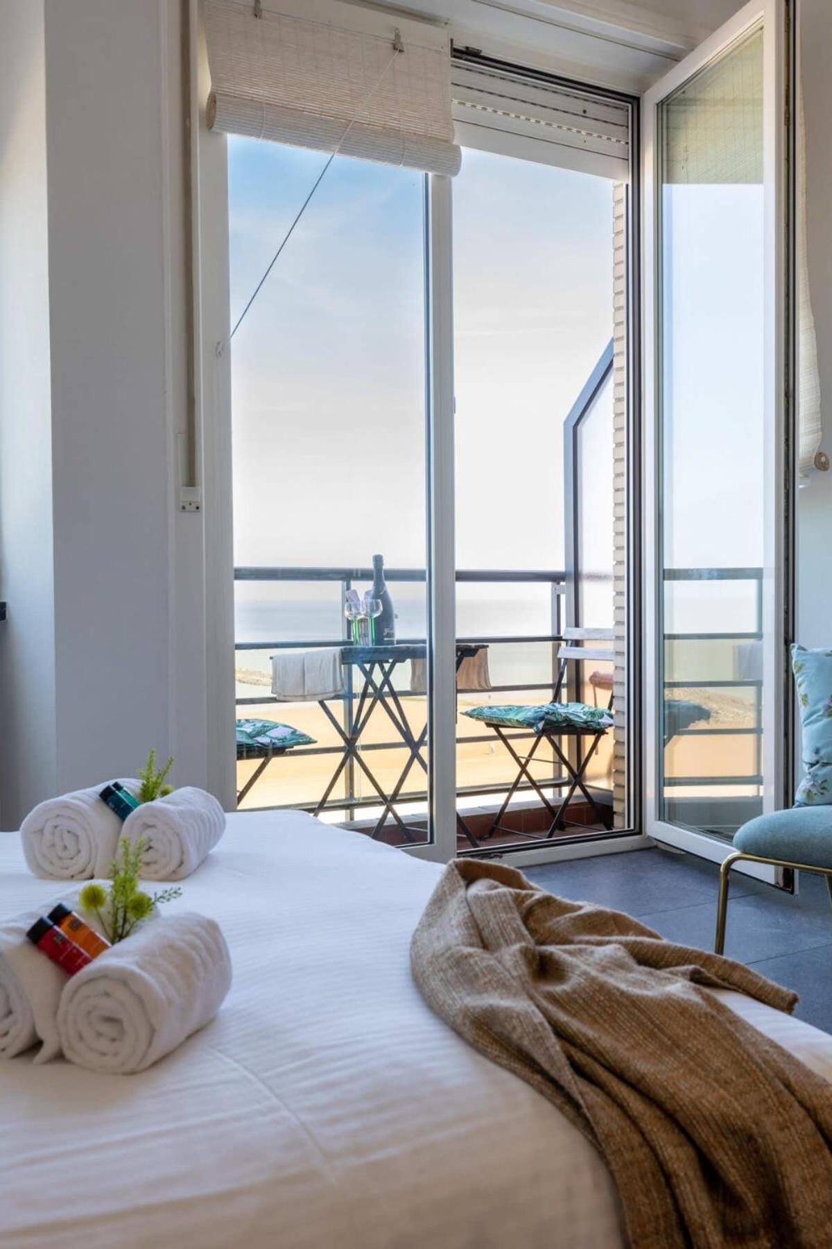 Huswell - Beautiful Spacious Studio With Frontal Sea View Knokke-Heist Exterior photo